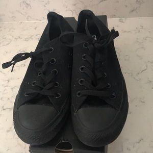 All black converse low tops